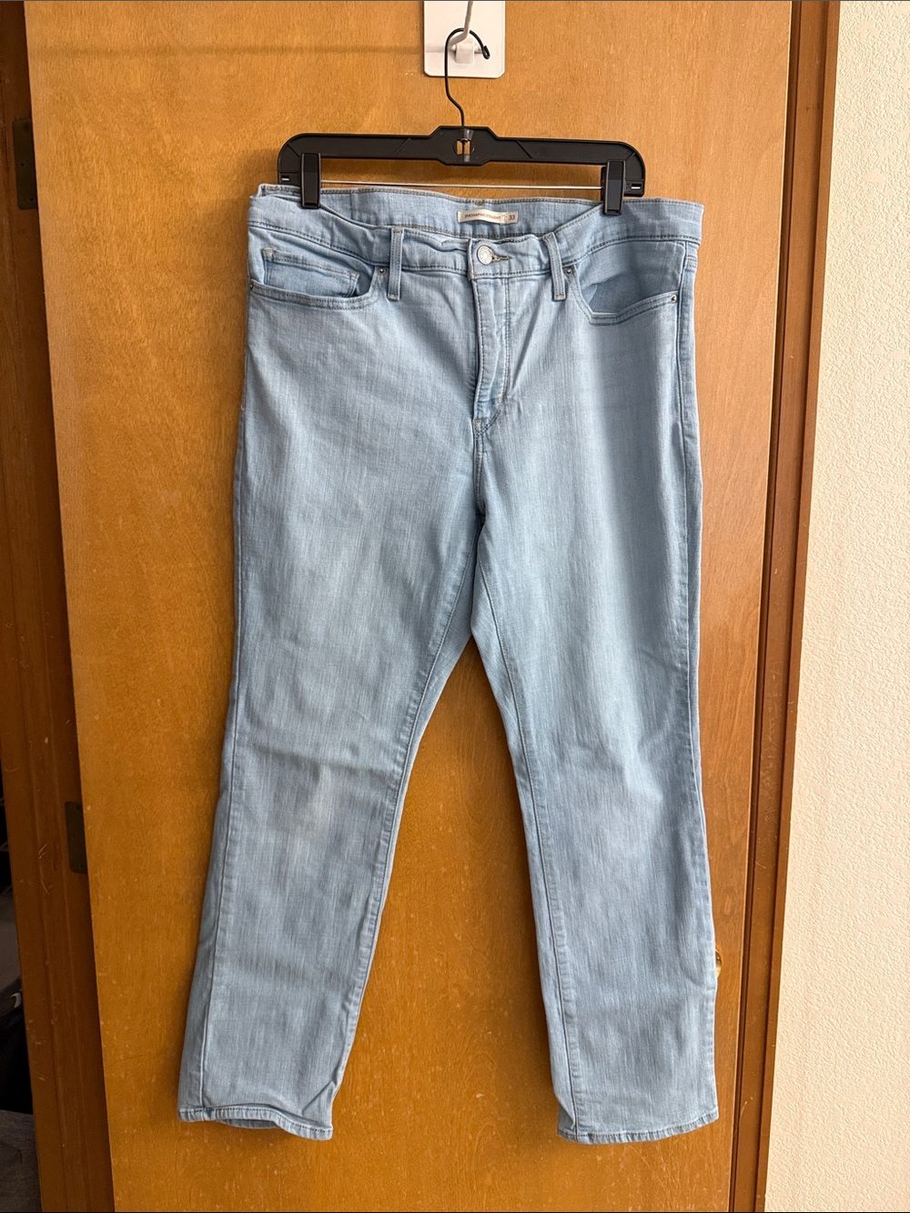 Levi's Straight Leg Women’s Jeans in Light Blue Wash